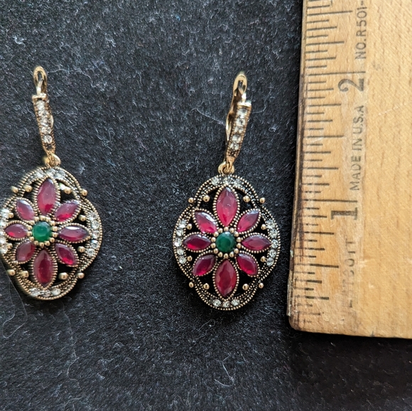 New Oxidized Red and Green Stone Necklace and Earrings set - Picture 7 of 8